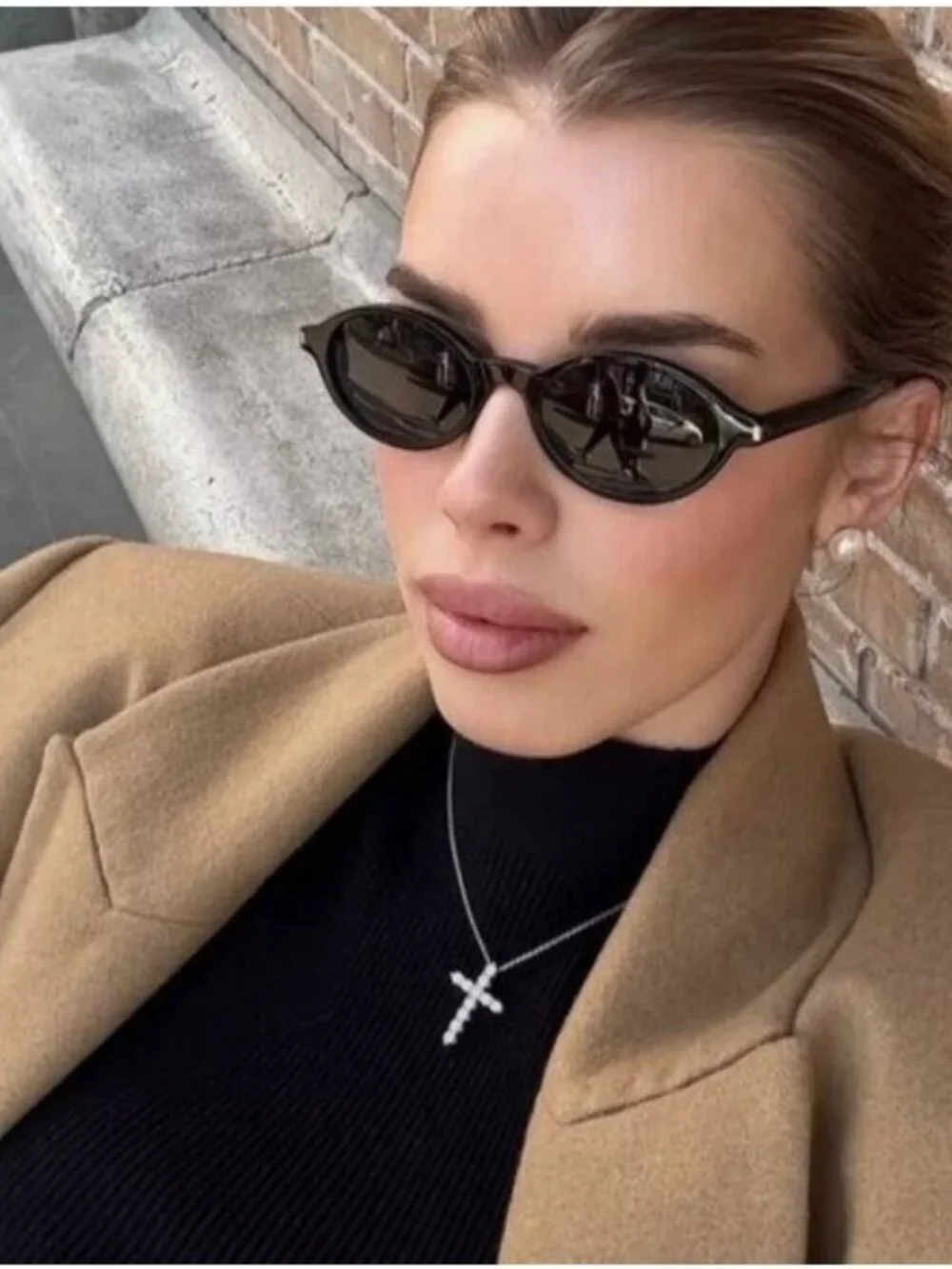 Saint Laurent SL751 JEANNE 001 Sunglasses Black Oval Frame, Black Lenses